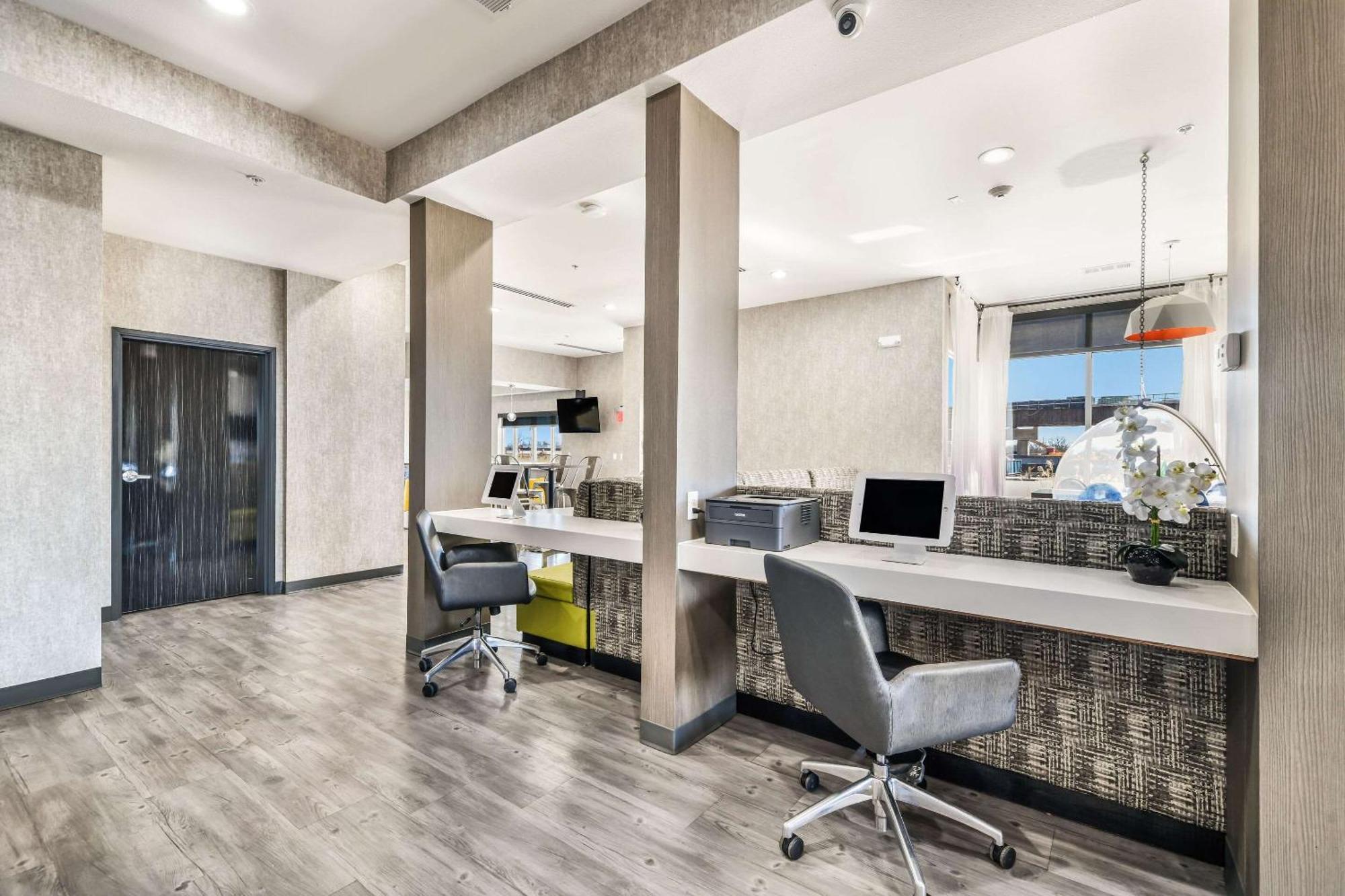 Hy-Lo Hotel, Ascend Hotel Collection Calera Luaran gambar