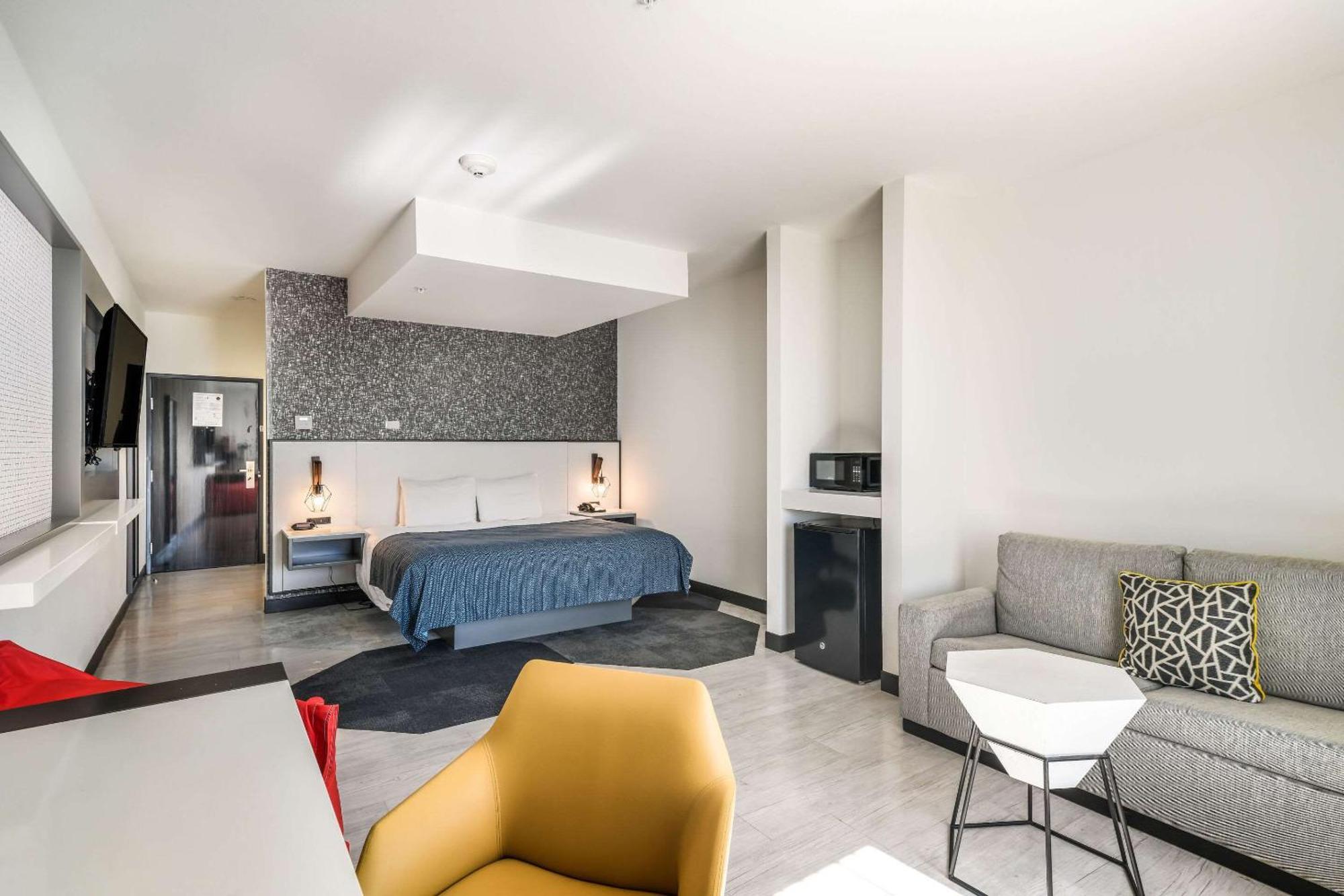 Hy-Lo Hotel, Ascend Hotel Collection Calera Luaran gambar