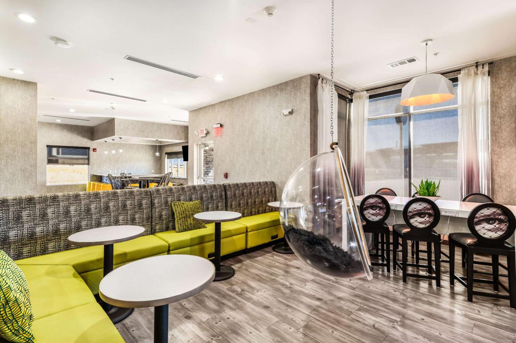 Hy-Lo Hotel, Ascend Hotel Collection Calera Luaran gambar